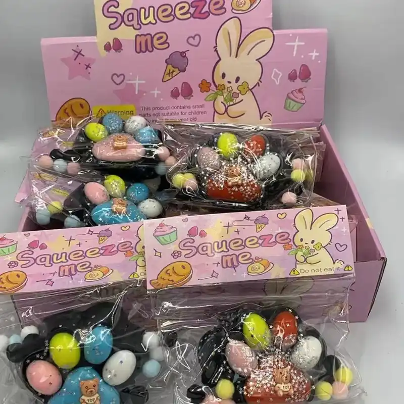 Ostatnie sztuki Zabawki Squeeze Me Gniotek Łapka z Brokatem i Misiem 8 szt.