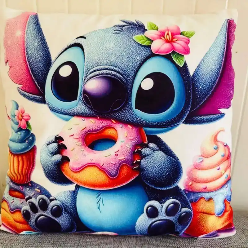 Oferta Poszewka 40x40cm Stitch z pączkiem Lilo & Stitch