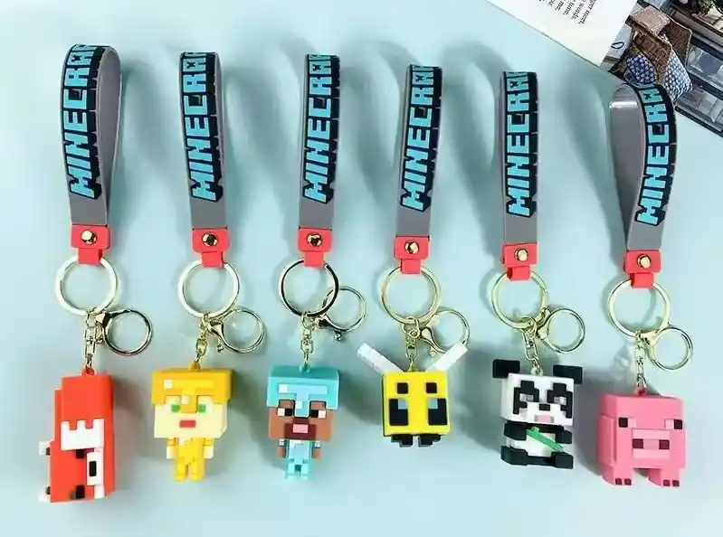 Dostępne od ręki Breloki Minecraft - figurki Steve, Creeper, Panda, Świnka