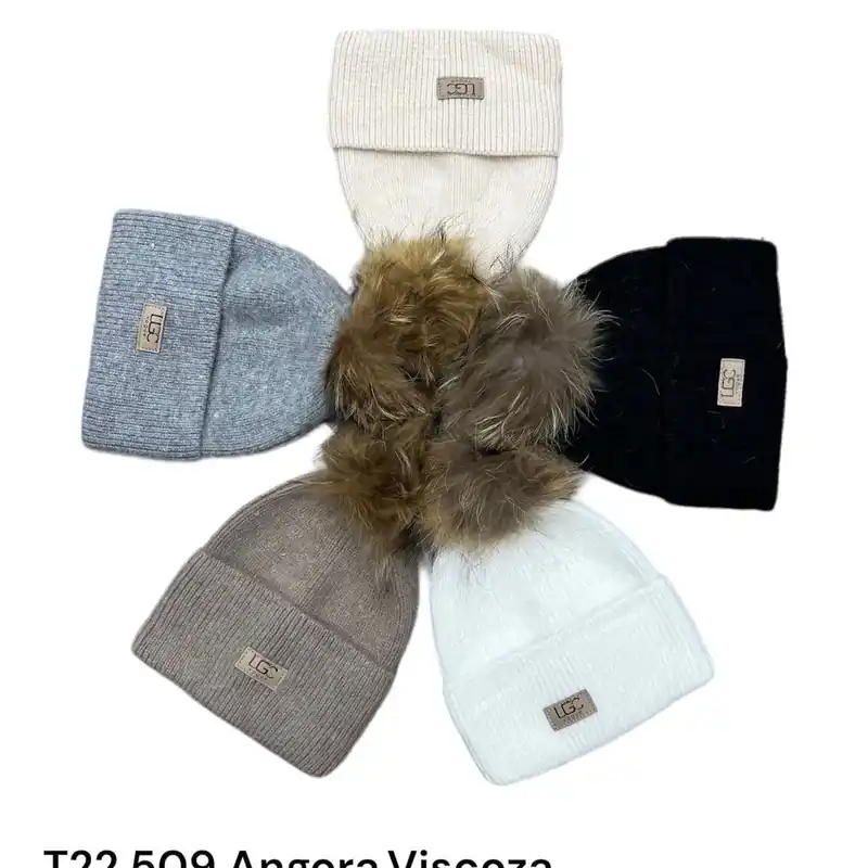 Czapki damskie z pomponem T22.509 Angora/Viscose 6 kolorów Bestseller