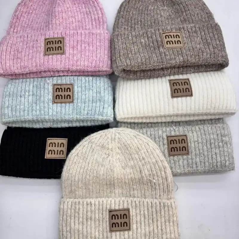 Tani Czapki damskie beanie MIN z naszywką, 6 kolorów