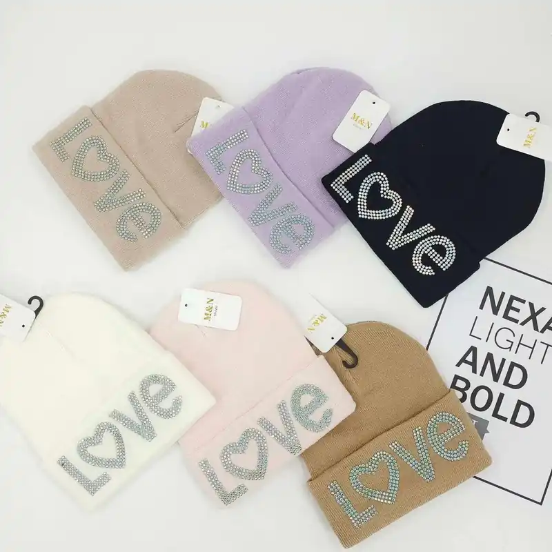 Czapki damskie beanie z napisem LOVE, multikolor Łatwy zwrot
