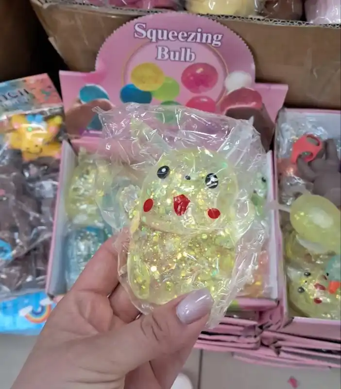 Squeezing Bulb Pikachu Żółty z Brokatem 8cm Nowy